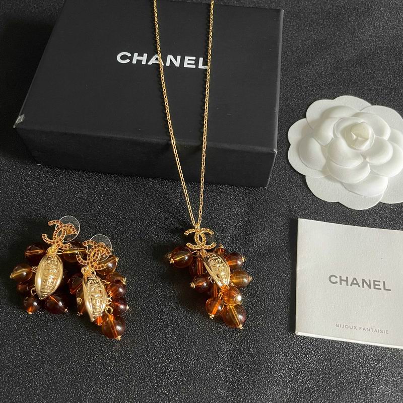 Chanel Suits 07yxs03
